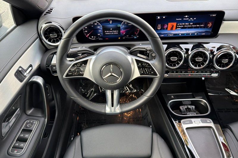 Used 2025 Mercedes-Benz CLA 250Image 16
