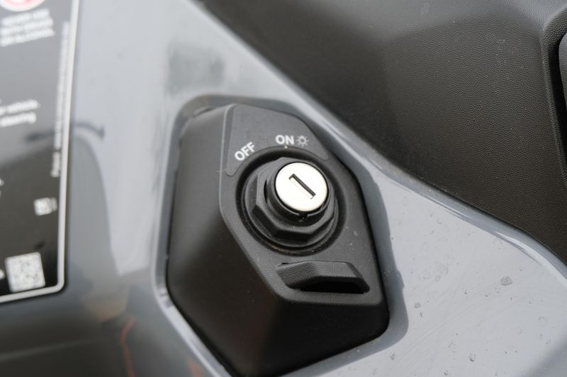 NEW 2026 CAN-AM OUTLANDER DPS 700 Image 24