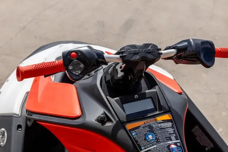 2025 SEADOO SPARK TRIXX FOR 3 WITH SOUND SYSTEM DRAGON RED AND WHITE Image 12