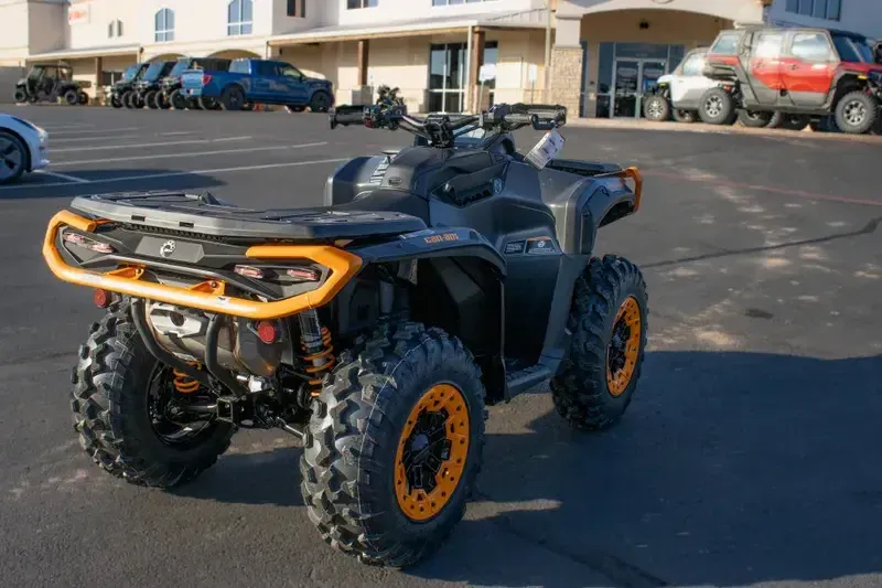 NEW 2026 CAN-AM OUTLANDER MAX XTP 1000R WITH SMARTSHOX Image 6