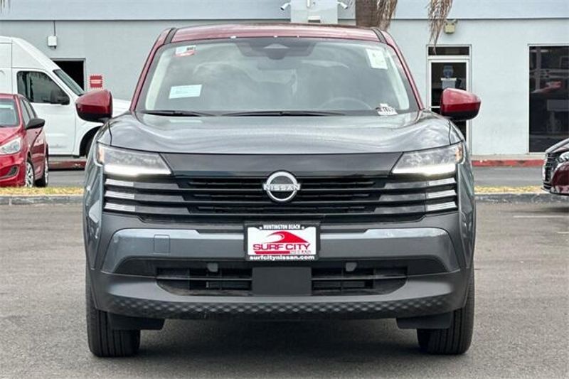 New 2025 Nissan Kicks SVImage 6