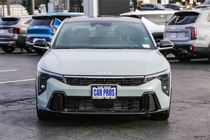 New 2025 Kia K4 GT-LineImage 3