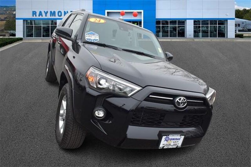 2024 Toyota 4Runner SR5Image 9