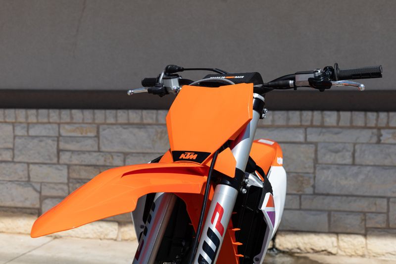 2024 KTM 350 SXF ORANGEImage 9