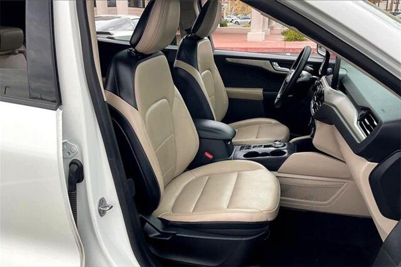2020 Ford Escape SELImage 6