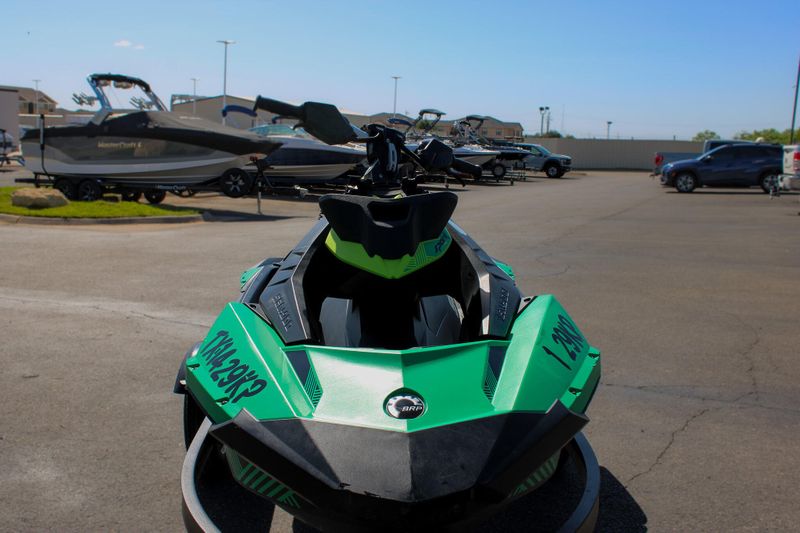 2021 SEADOO SPARK 3 UP GREEN Image 15