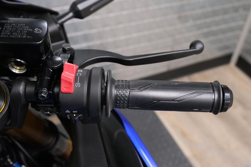 NEW 2026 YAMAHA YZFR3 ABS Image 17