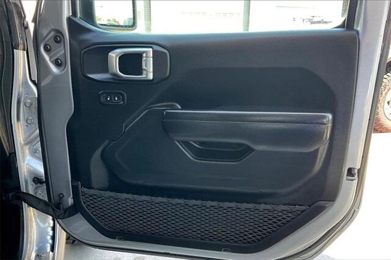 Used 2021 Jeep Gladiator WillysImage 23