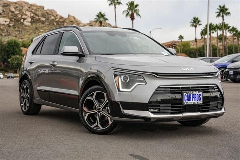 New 2025 Kia Niro EX TouringImage 2