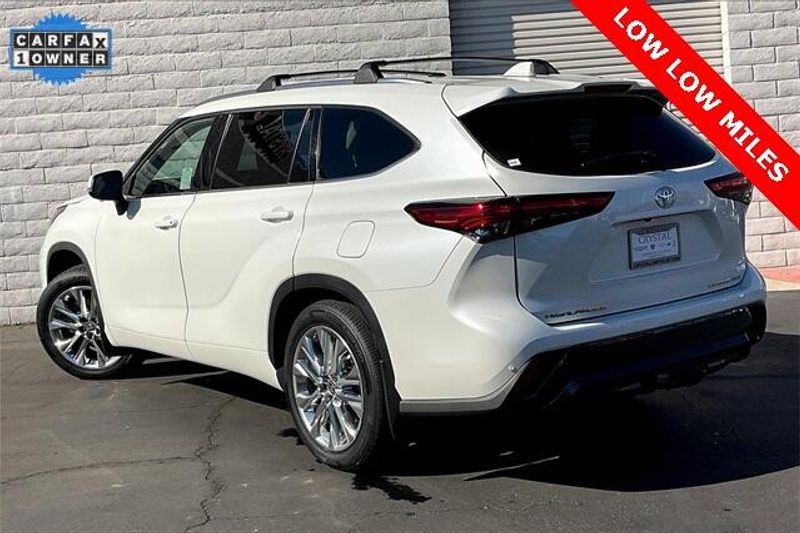 Used 2023 Toyota Highlander LimitedImage 10