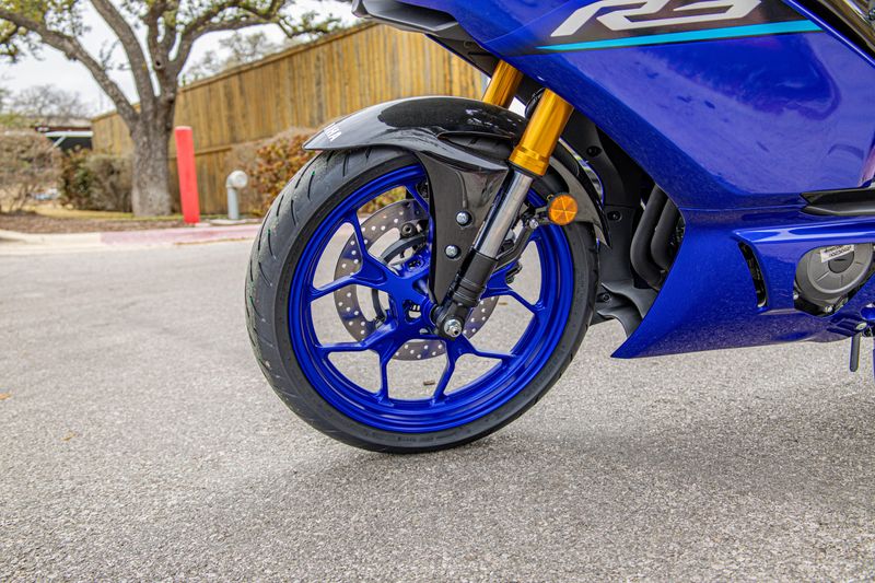 NEW 2026 YAMAHA YZFR3 ABS Image 7