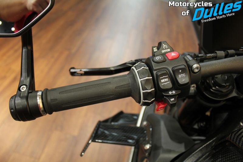 Used 2025 BMW M1000R Image 9