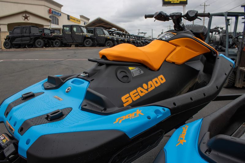 NEW 2026 SEADOO SPARK TRIXX FOR 1 90HP WITH SOUND SYSTEM Image 2