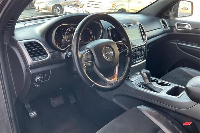 2021 Jeep Grand Cherokee Laredo XImage 14