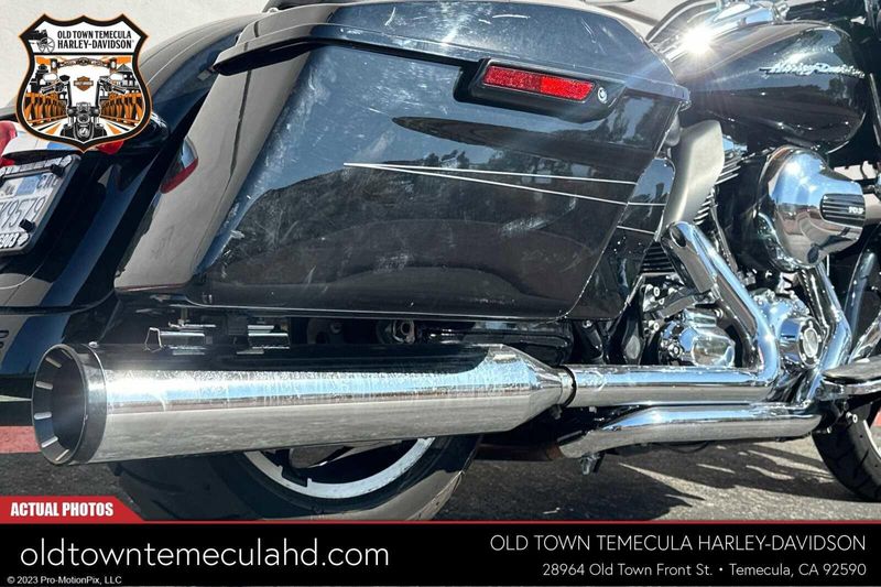 2015 Harley-Davidson Road Glide in a BLACK W/ PINSTRIPE exterior color. BMW Motorcycles of Temecula – Southern California (951) 506-6903 bmwmotorcyclesoftemecula.com 