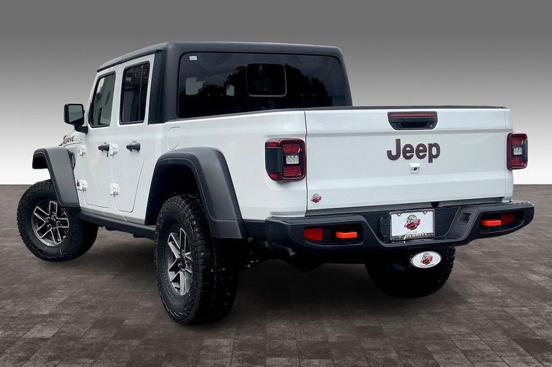 2025 Jeep Gladiator Mojave photo 3
