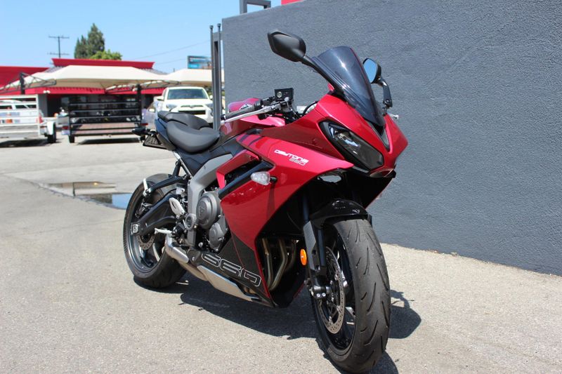 2025 Triumph DAYTONA 660 Image 2