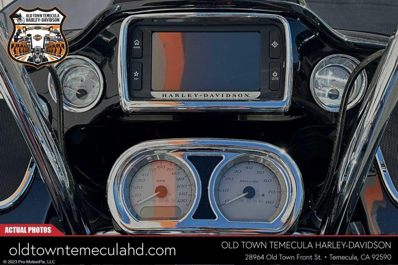 2015 Harley-Davidson Road Glide in a BLACK W/ PINSTRIPE exterior color. BMW Motorcycles of Temecula – Southern California (951) 506-6903 bmwmotorcyclesoftemecula.com 