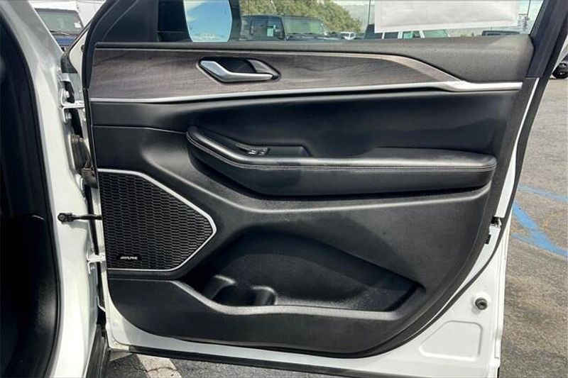 2022 Jeep Cherokee Limited 4xe photo 21
