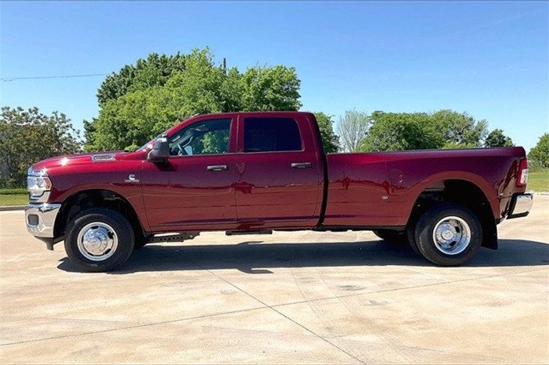 2024 RAM 3500 Tradesman Crew Cab 4x4 8