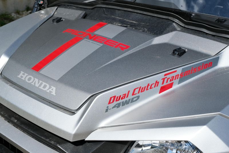 2025 Honda PIONEER 10005 TRAIL SE MATTE GRAY METALLIC Image 10