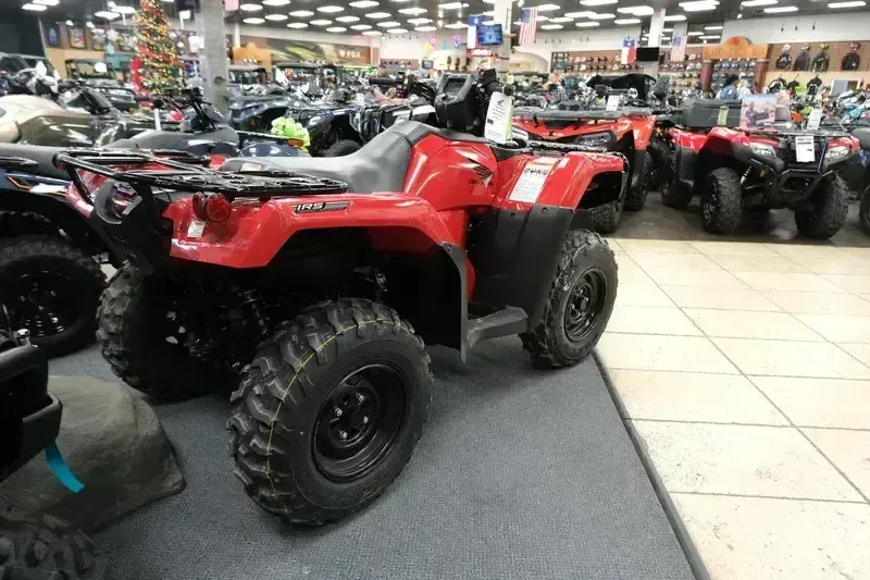 New 2026 Honda FOREMAN RUBICON DCT EPS HERO RED Image 9