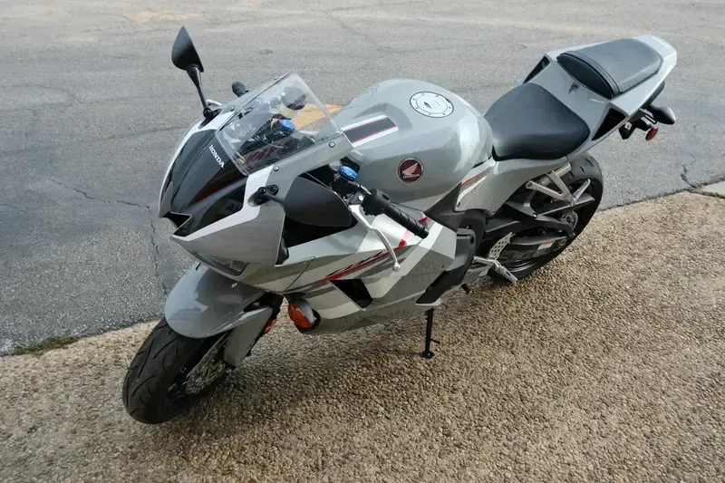 NEW 2026 HONDA CBR600RRT Image 3