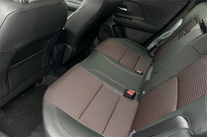 New 2025 Nissan Kicks SRImage 9