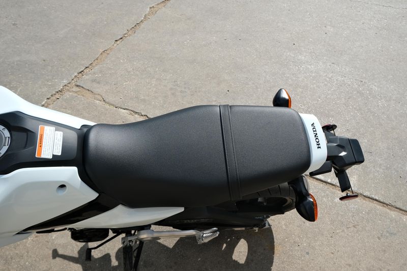 2026 Honda GROM PEARL WHITE Image 10