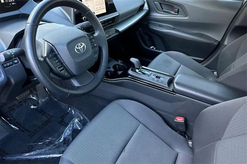 2024 Toyota Prius LimitedImage 8