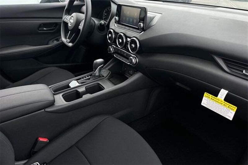 New 2025 Nissan Sentra SImage 12