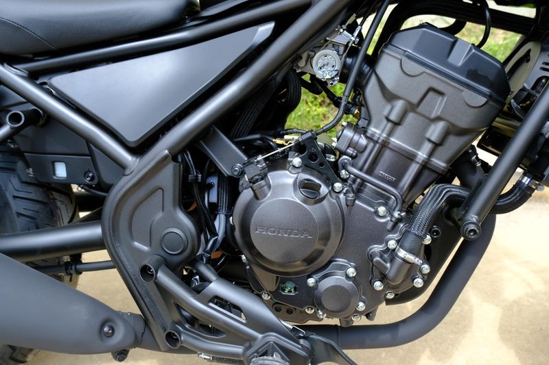 2025 Honda REBEL 300 MATTE BLACK METALLIC Image 28