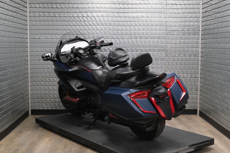 USED 2022 HONDA GOLD WING DCT Image 5