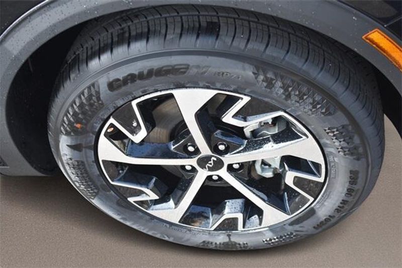 2025 Kia Sportage EXImage 11