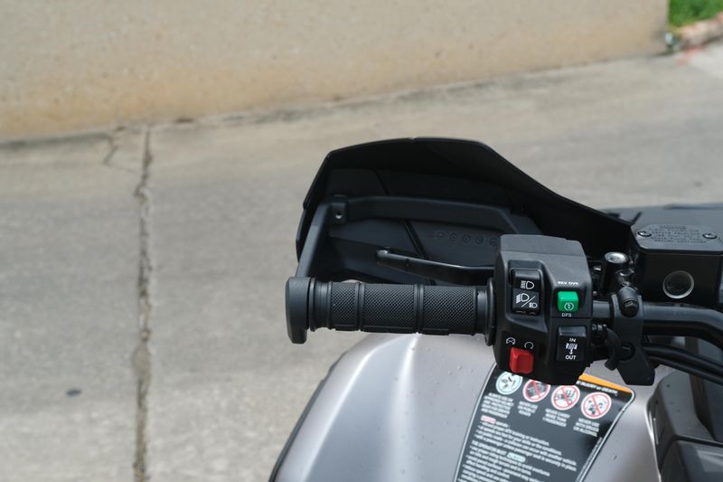2025 Can-Am OUTLANDER MAX XT 1000R PLATINUM SATIN Image 19
