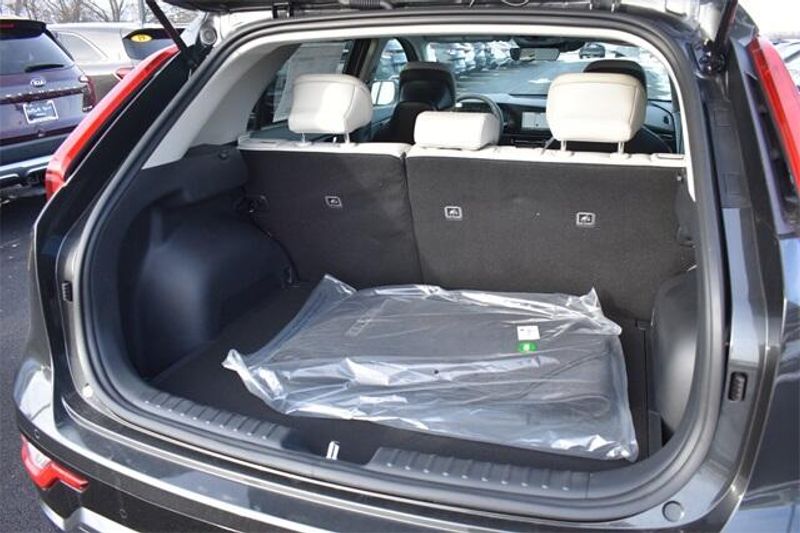 New 2025 Kia Niro EX TouringImage 17