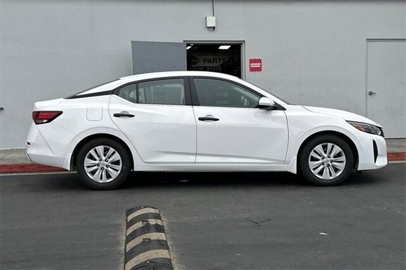 New 2025 Nissan Sentra SImage 2