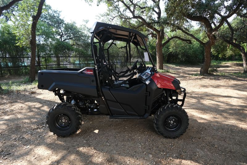 2025 Honda PIONEER 700 HERO REDImage 18