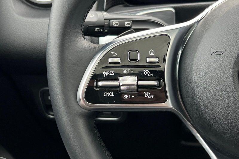 2023 Mercedes-Benz EQB 300Image 28