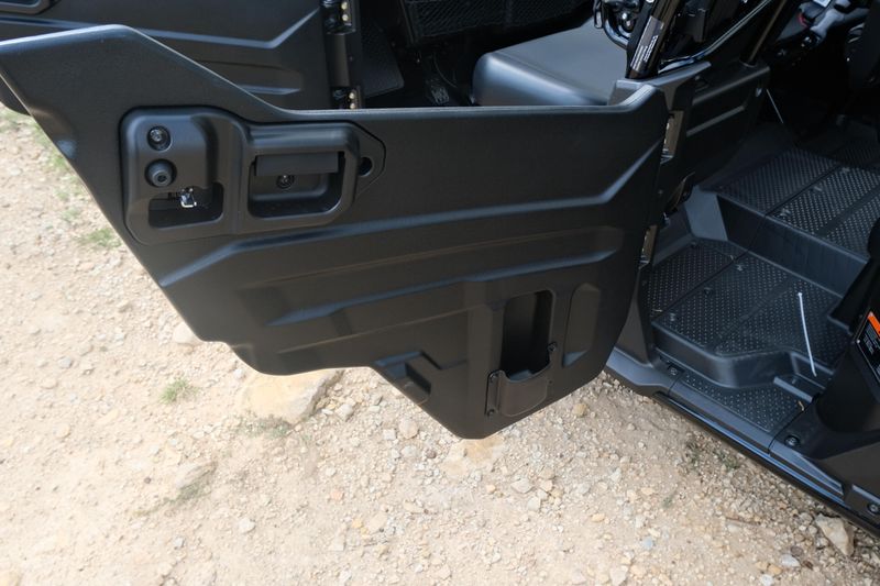 2025 Honda PIONEER 10006 DELUXE CREW BLACK FOREST GREEN Image 12