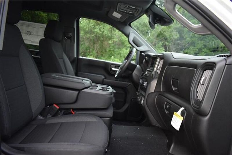 New 2025 Chevrolet Silverado 2500HD CustomImage 15