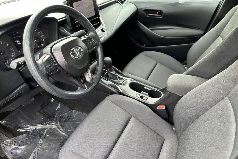 Used 2025 Toyota Corolla LEImage 9