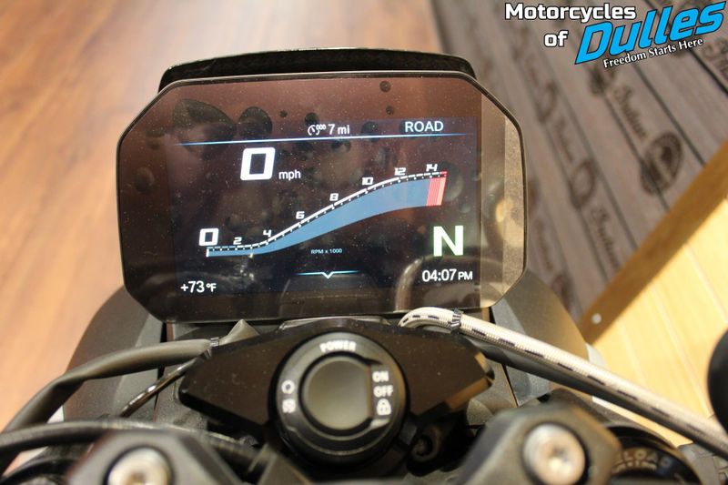 2025 BMW M1000R Image 12