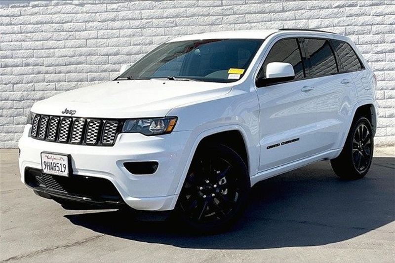 2021 Jeep Grand Cherokee Laredo XImage 1