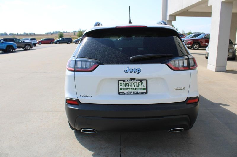 2022 Jeep Cherokee Latitude Lux photo 4
