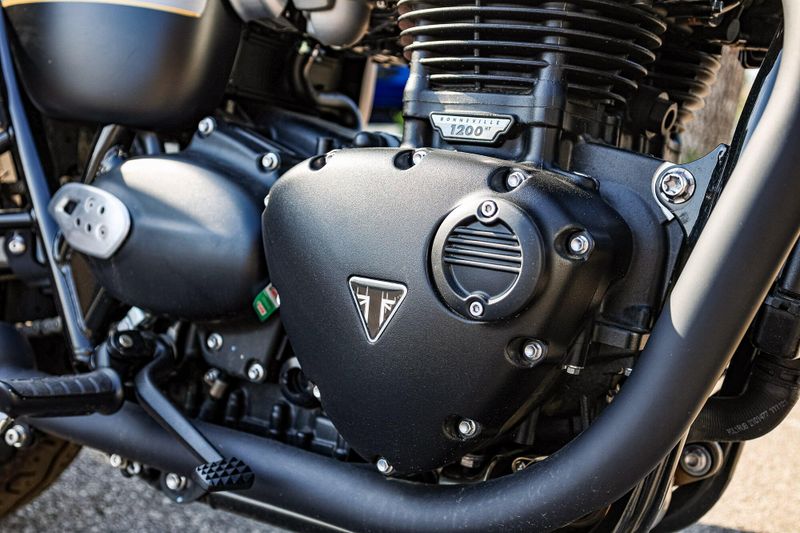 2022 Triumph BONNEVILLE T 120 BLACK EURO 5A BASE Image 27