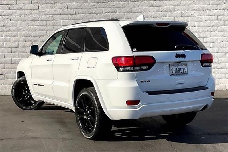 2021 Jeep Grand Cherokee Laredo XImage 10