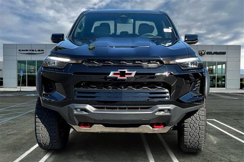 2024 Chevrolet Colorado ZR2 photo 2