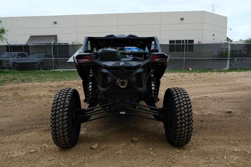NEW 2026 CAN-AM MAVERICK X3 MAX X RS TURBO RR SMARTSHOX WITH 1025 TOUCHSCREEN Image 4