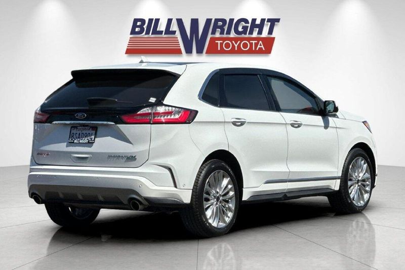 Used 2020 Ford Edge TitaniumImage 3